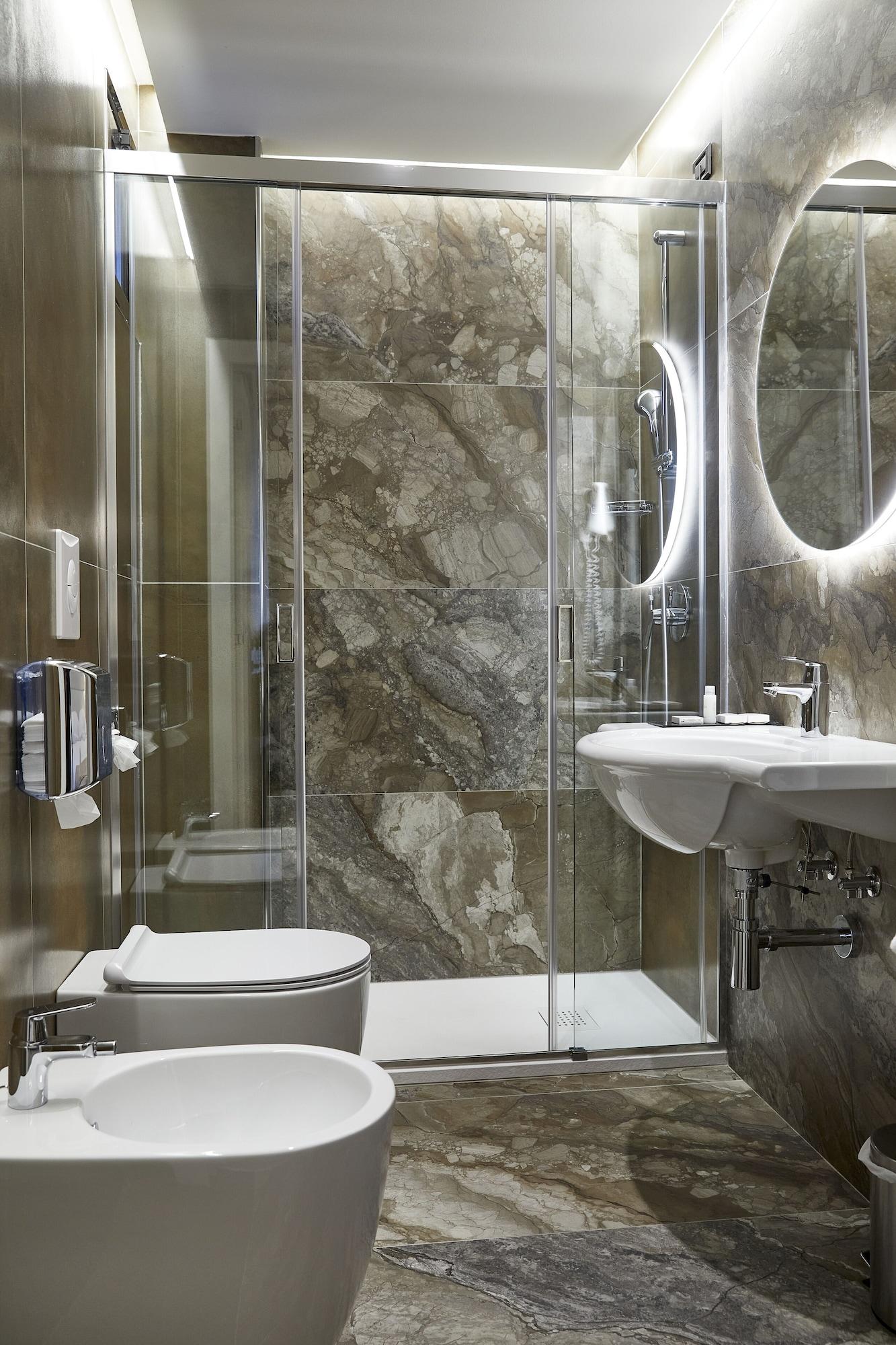 Concorde Hotel 4*