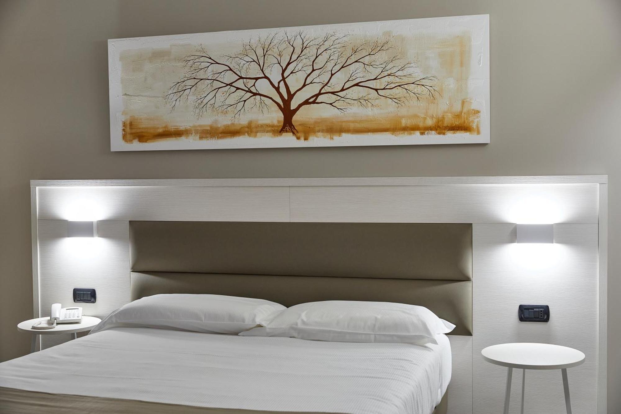 Concorde Hotel 4*